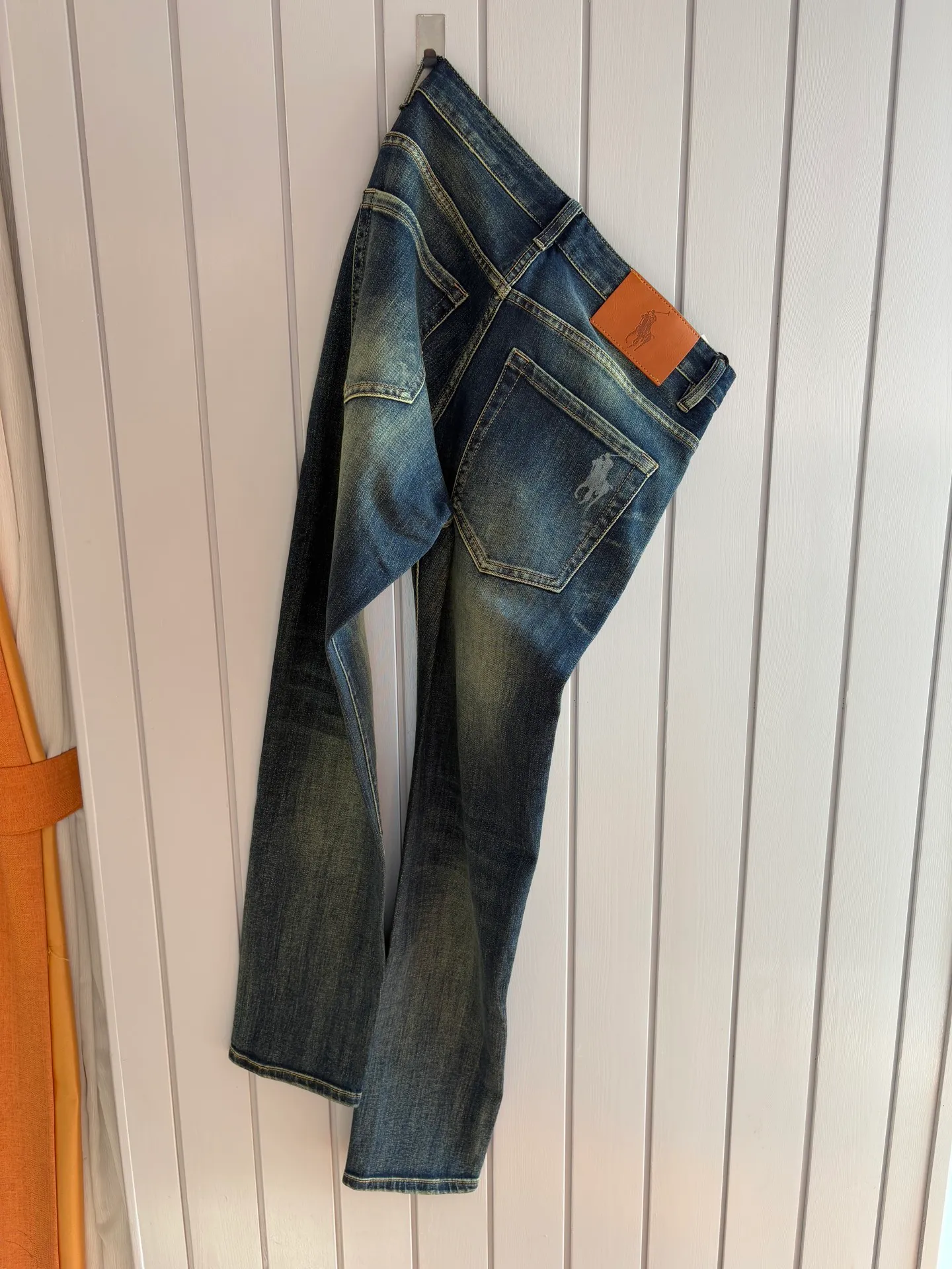 P240 A super stylish pair of jeans, customized original washed denim fabric, unique design, top-notch embroidered letter pattern logo, original hardware accessories decoration, an extremely outstanding pair of jeans, the materials and craftsmanship are extremely luxurious and exquisite, extremely high-grade, handsome and stylish upper body, recommended 👍, 005 code number: 29-38 but not 35; 37